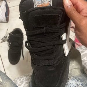 Used off white shoes size say 41 and the are comfortable